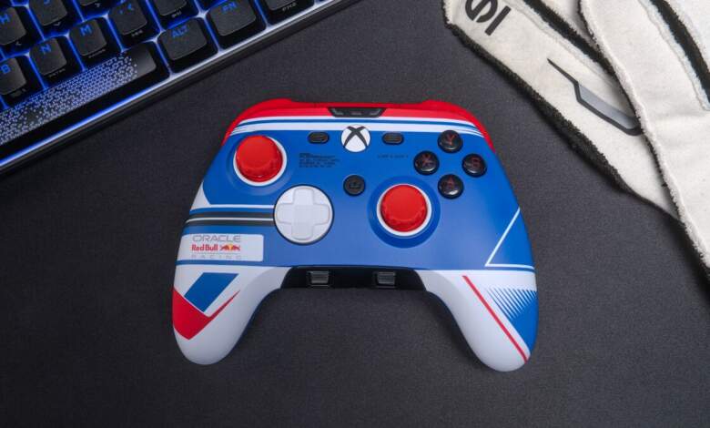 SCUF Valor Pro Wireless aux couleurs Oracle Red Bull : manette pro disponible dans les étals 1 Manette SCUF Valor Pro Wireless édition Oracle Red Bull, design pro gamer, sticks interchangeables, grips, connectivité sans fil