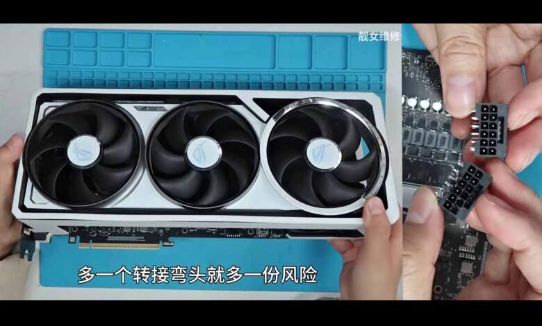 Et si la solution aux connecteurs 16 broches fondus des RTX 5090 tenait à quelques dixièmes de millimètre ? 1 RTX 5090 avec connecteur 16 broches remplacé par des pins plus épaisses pour éviter la fonte thermique.