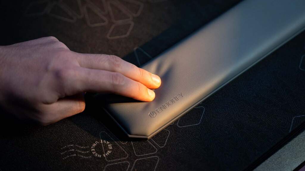 ENDORFY Thock 75% Palm Rest V2 : un repose poignets premium pour un confort durable 9 ENDORFY Thock 75% Palm Rest V2 mousse