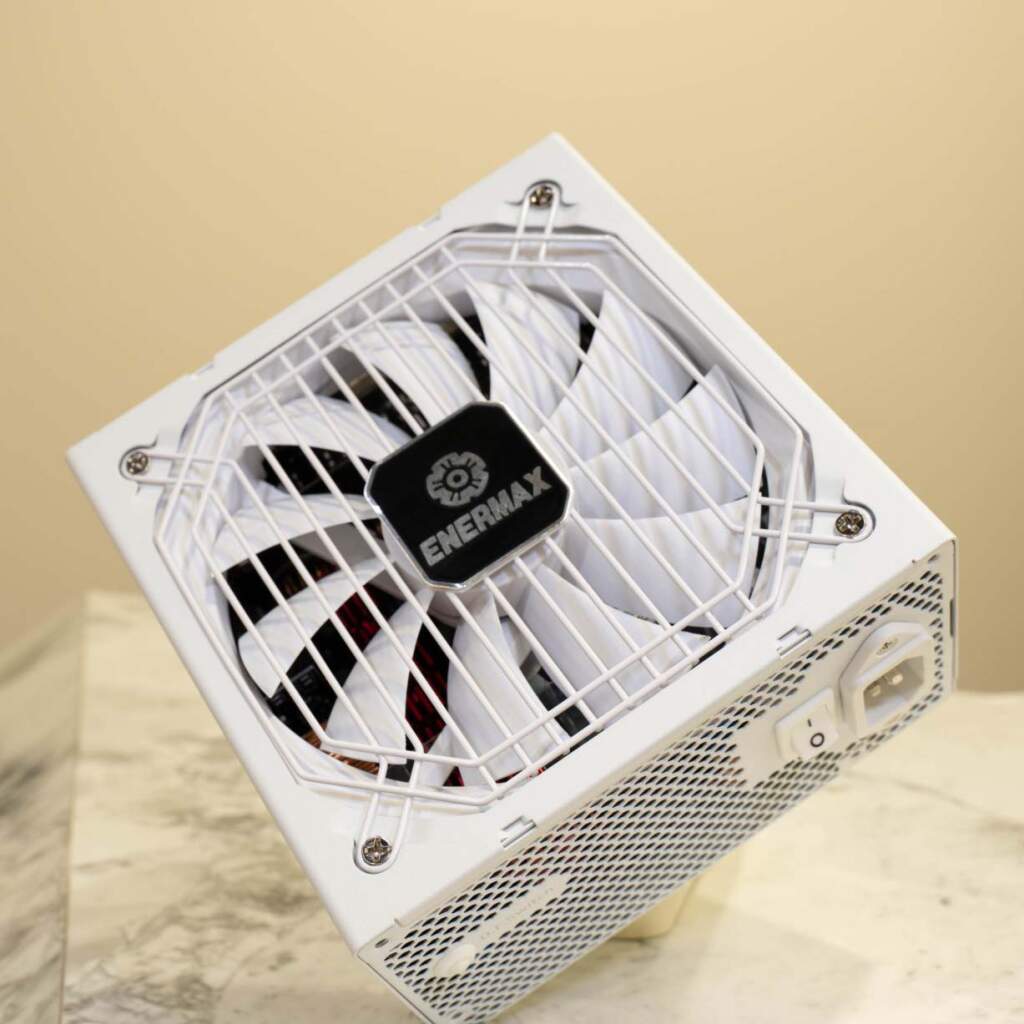ENERMAX lance la PlatimaxII 1200DF : une alimentation ATX 3.1 Platinum taillée pour les PC nouvelle génération 28 ENERMAX PlatimaxII 1200DF ventilateur