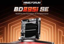 Carte mère Minisforum BD895i SE en format Mini‑ITX avec processeur Ryzen 9 8945HX, VRM, connecteurs et dissipateur visibles