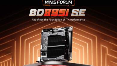 Carte mère Minisforum BD895i SE en format Mini‑ITX avec processeur Ryzen 9 8945HX, VRM, connecteurs et dissipateur visibles