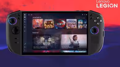 Lenovo Legion Go affichant l’interface Xbox Full Screen Experience en jeu, avec nouveaux raccourcis visibles sur l’écran