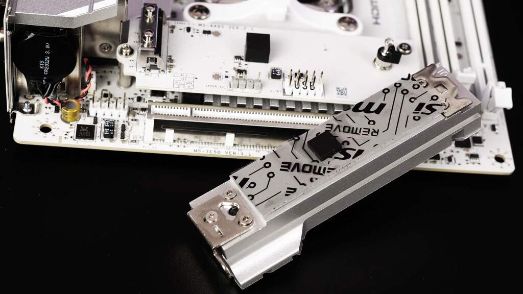 Test MSI MPG X870I Edge Ti EVO WiFi : la carte mère X870 Mini-ITX ultime ? 108 msi mpg x870 i edge ti evo wifi Xpander ssd 02