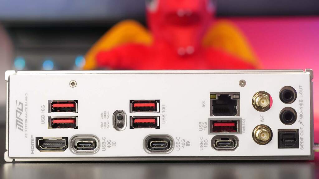 Test MSI MPG X870I Edge Ti EVO WiFi : la carte mère X870 Mini-ITX ultime ? 119 msi mpg x870 i edge ti evo wifi blackplate io