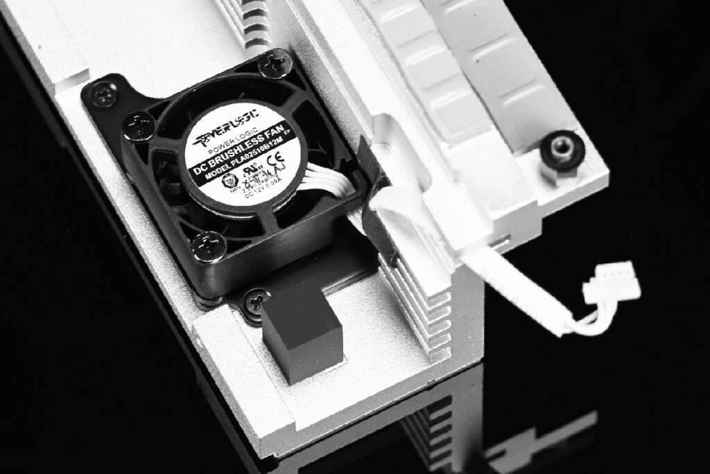 Test MSI MPG X870I Edge Ti EVO WiFi : la carte mère X870 Mini-ITX ultime ? 99 msi mpg x870 i edge ti evo wifi heatsink vrms fan