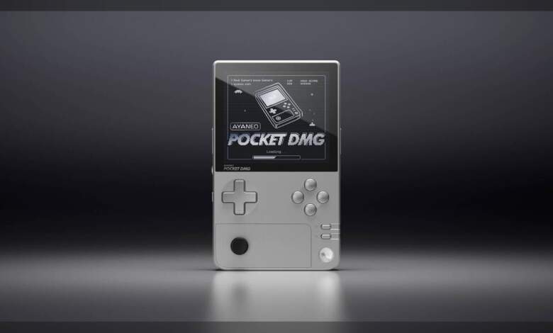 AYANEO Pocket DMG se pare d’un fini Bright Silver en édition limitée 1 Console portable AYANEO Pocket DMG édition limitée Bright Silver, châssis aluminium, écran LCD, boutons ergonomiques, port USB-C