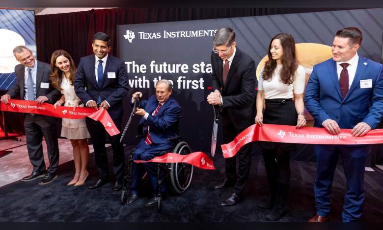 Texas Instruments ouvre sa fab 300 mm à Sherman : production lancée et mégasite en vue 1 Usine de fabrication de semi‑conducteurs 300 mm de Texas Instruments à Sherman, lignes de production, wafers et équipements de fonderie