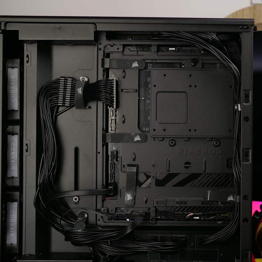 rog crosshair x870e hero btf montage frame 4000d 02
