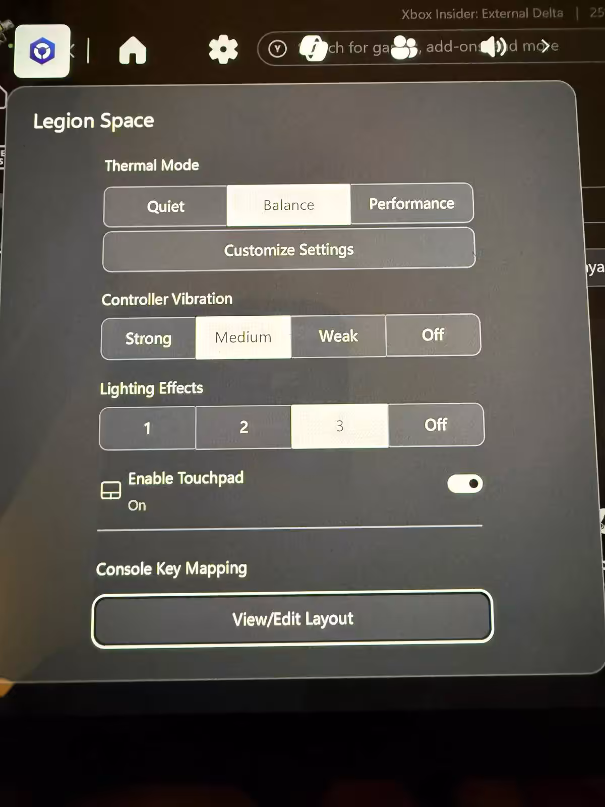 Lenovo Legion Go affichant l'interface Xbox Full Screen Experience activée avec nouveaux raccourcis visibles