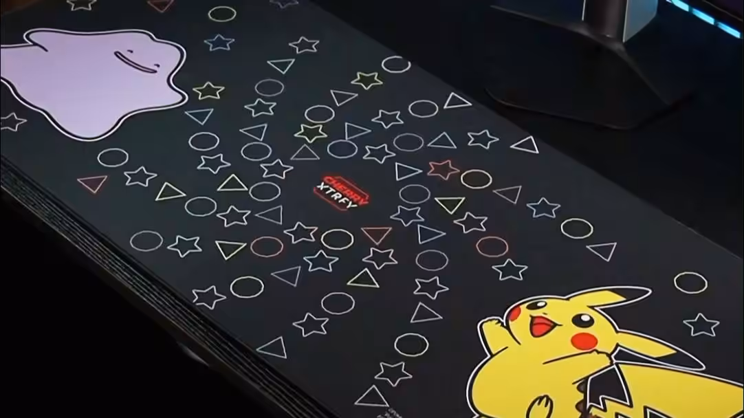 Tapis de souris XL avec designs Pikachu et Métamorph
