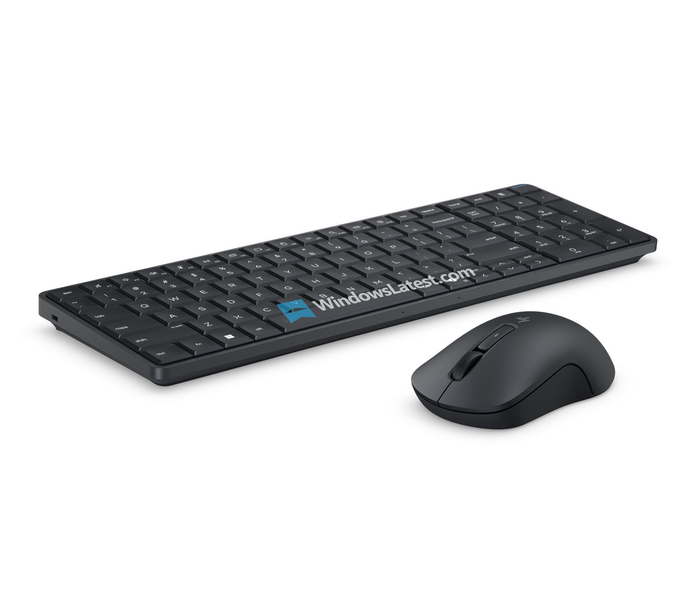 Clavier compact noir avec souris assortie affichant le logo WindowsLatest.com.