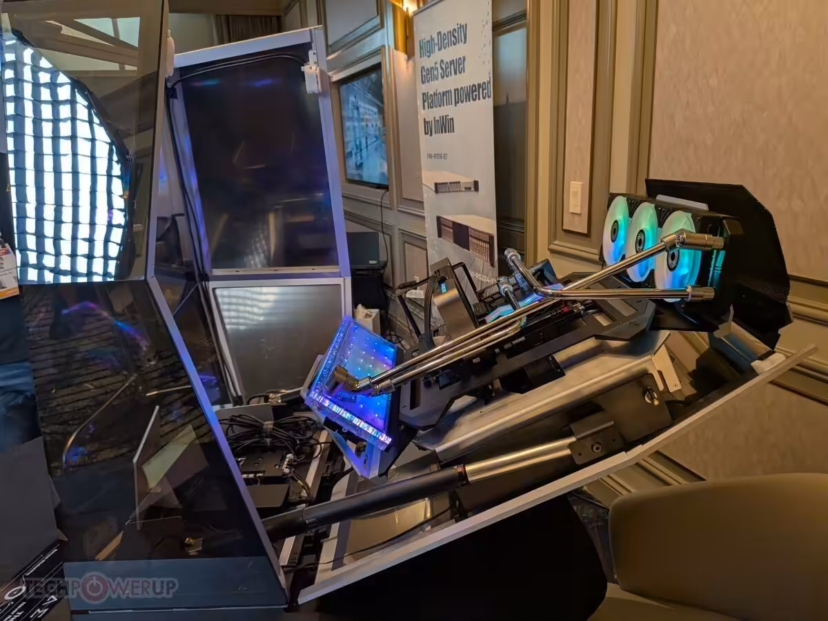 Vue latérale du boîtier InWin AEON avec composants visibles et lumières RGB.