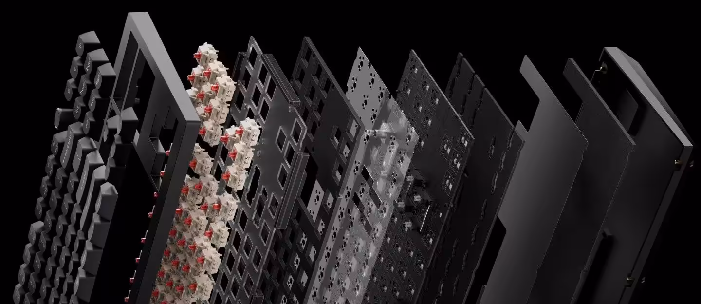 Vue éclatée de composants internes du clavier Keychron V Ultra 8K, avec switches visibles.