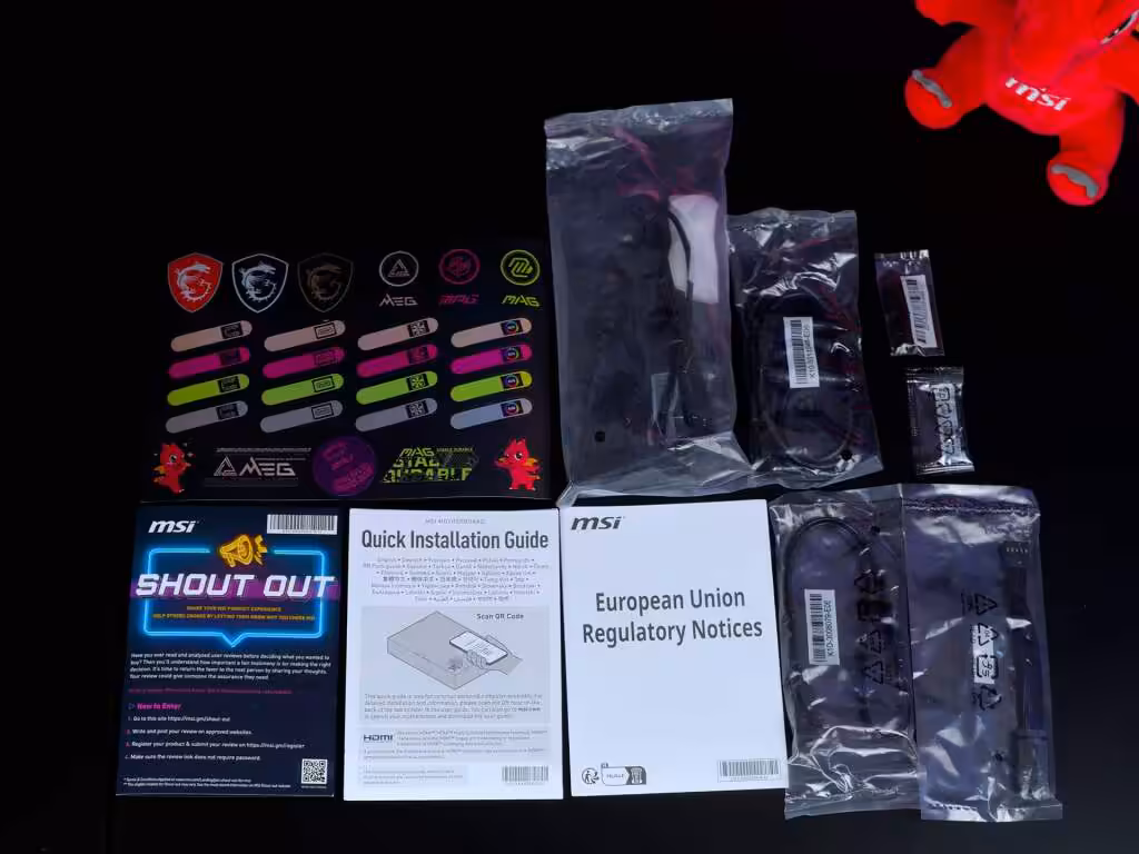 Contenu de la boîte de la MSI MAG B850 TOMAHAWK WIFI avec accessoires et documentation