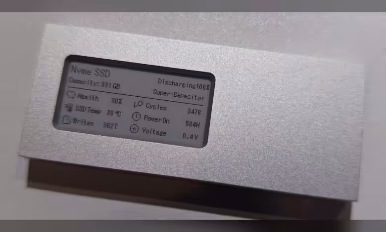 Boîtier SSD Colorii avec écran E‑ink : infos SMART, USB‑C double et 100W PD 1 Boîtier SSD Colorii avec écran E‑ink : infos SMART, USB‑C double et 100W PD