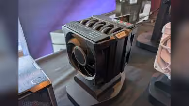 Ventirad Cooler Master V8 avec design compact et ventilateur central puissant.