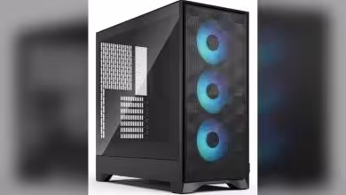 Boîtier Fractal Pop 2 Air RGB noir avec trois ventilateurs avant lumineux.