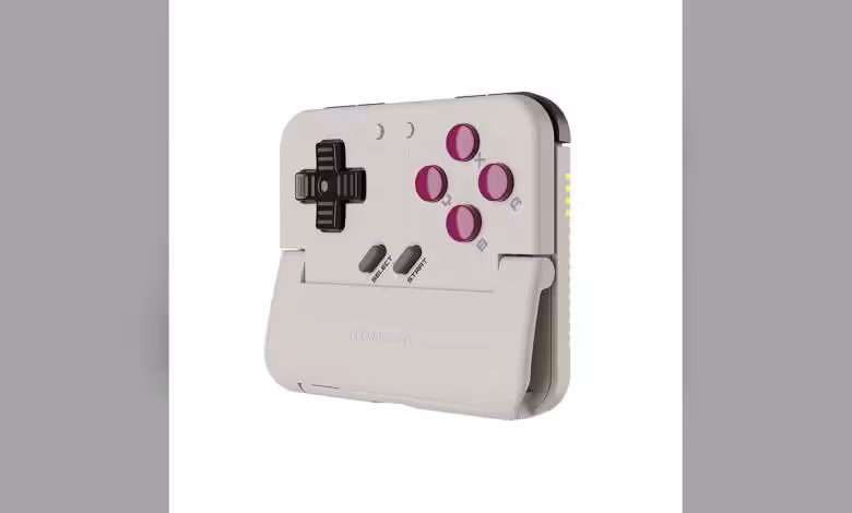 GameSir Pocket Taco ouvre les précommandes : manette mobile rétro, 62,2 g et Bluetooth 1 Perspective latérale de la manette GameSir Pocket Taco beige et violette.