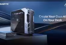 Système Gigabyte AI TOP sur bureau avec texte "Create Your Own AI On Your Desk"