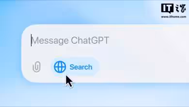 Interface de messagerie avec fonction de recherche, fond bleu clair, icône globe terrestre affichée.