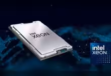 Processeur Intel Xeon sur fond de réseau bleu.