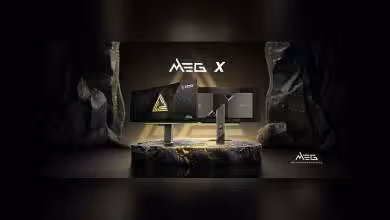 Moniteur MSI MEG X avec design moderne et décor rocher