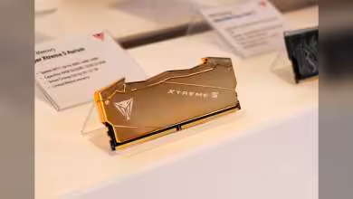 Patriot Viper Xtreme 5 Aurum Edition dorée exposée avec spécifications.