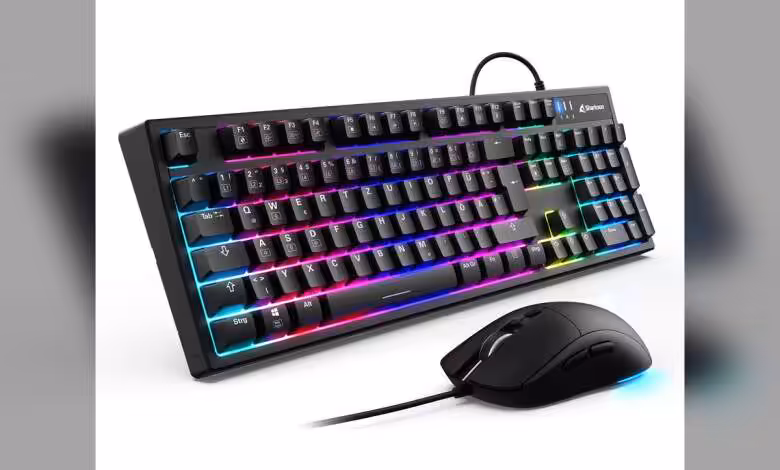 Sharkoon SKILLER SGB15 : combo clavier-souris RGB à 29,90 € pour jouer sans se ruiner 1 Clavier mécanique et souris Sharkoon SKILLER SGB15 RGB avec rétroéclairage personnalisé.