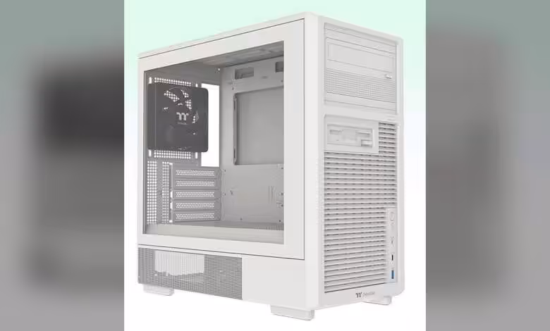 Thermaltake Retro Series au CES 2026 : boîtiers 260/360 TG et AIO Ultra 1 Boîtier Thermaltake Retro Series blanc en vue de profil.