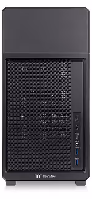 Thermaltake TR300 : mid-tower ATX avec PSU en façade et écran LCD optionnel 5 Vue frontale du boîtier Thermaltake TR300 montrant les ports et la grille.