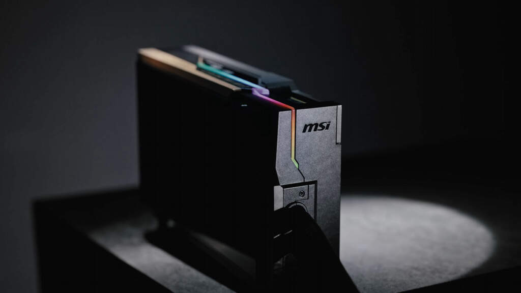 Carte graphique MSI GeForce RTX™ 5090 32G LIGHTNING Z rgb demo