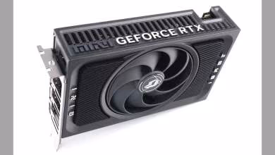 Carte graphique Colorful GeForce RTX 5070 Mini sur fond blanc, bien cadrée
