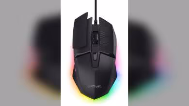 Souris GXTrust vue de dessus avec effets lumineux arc-en-ciel