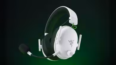 Casque Razer BlackShark V3 pour Xbox White Edition sur fond vert