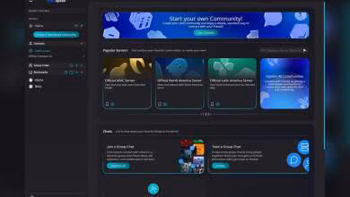 Interface utilisateur TeamSpeak affichant les serveurs populaires et les options de chat dans un thème sombre.