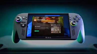 Console portable ASUS ROG Ally avec écran lumineux, fond sombre, contraste élevé