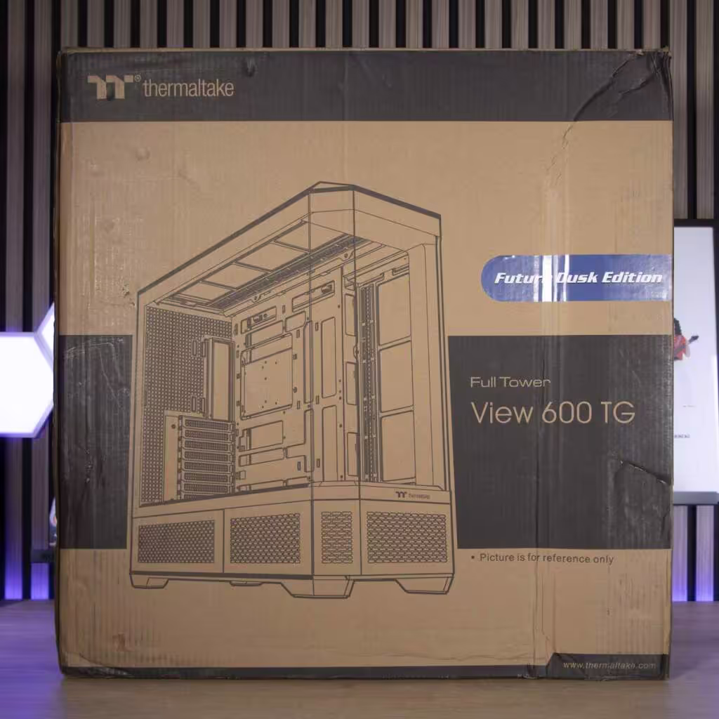 Thermaltake View 600 TG emballage face avant