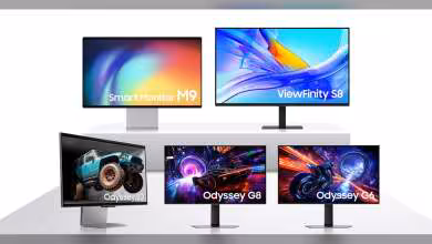 Moniteurs Samsung Odyssey et Smart Monitor M9, fond blanc avec contrastes et couleurs vives.