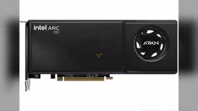 Carte graphique Intel ARC Pro ARKN vue de face, fond blanc, design noir net.