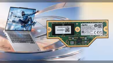 Ordinateur portable Lenovo ThinkBook avec une puce mémoire CXMT en arrière-plan, couleurs vibrantes et contraste fort