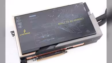 Carte graphique MSI RTX 5090D v2 Lightning avec design noir et doré