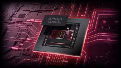 Circuit imprimé d'un processeur AMD Radeon sur fond techno rose