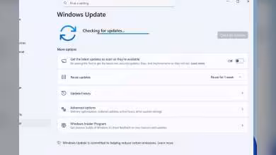 Écran de mise à jour Windows 11 avec options de mise à jour et de pause visibles.