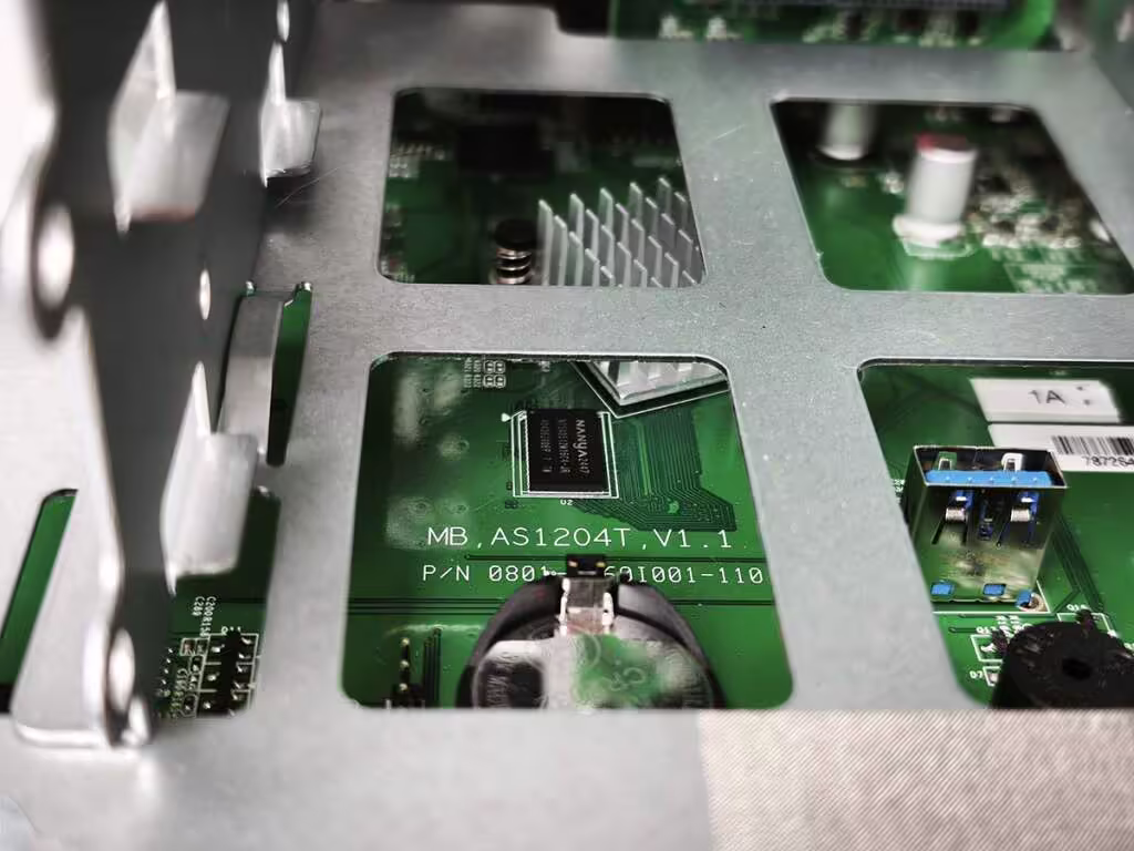 test nas asustor drivestor 4 gen2 inside 2