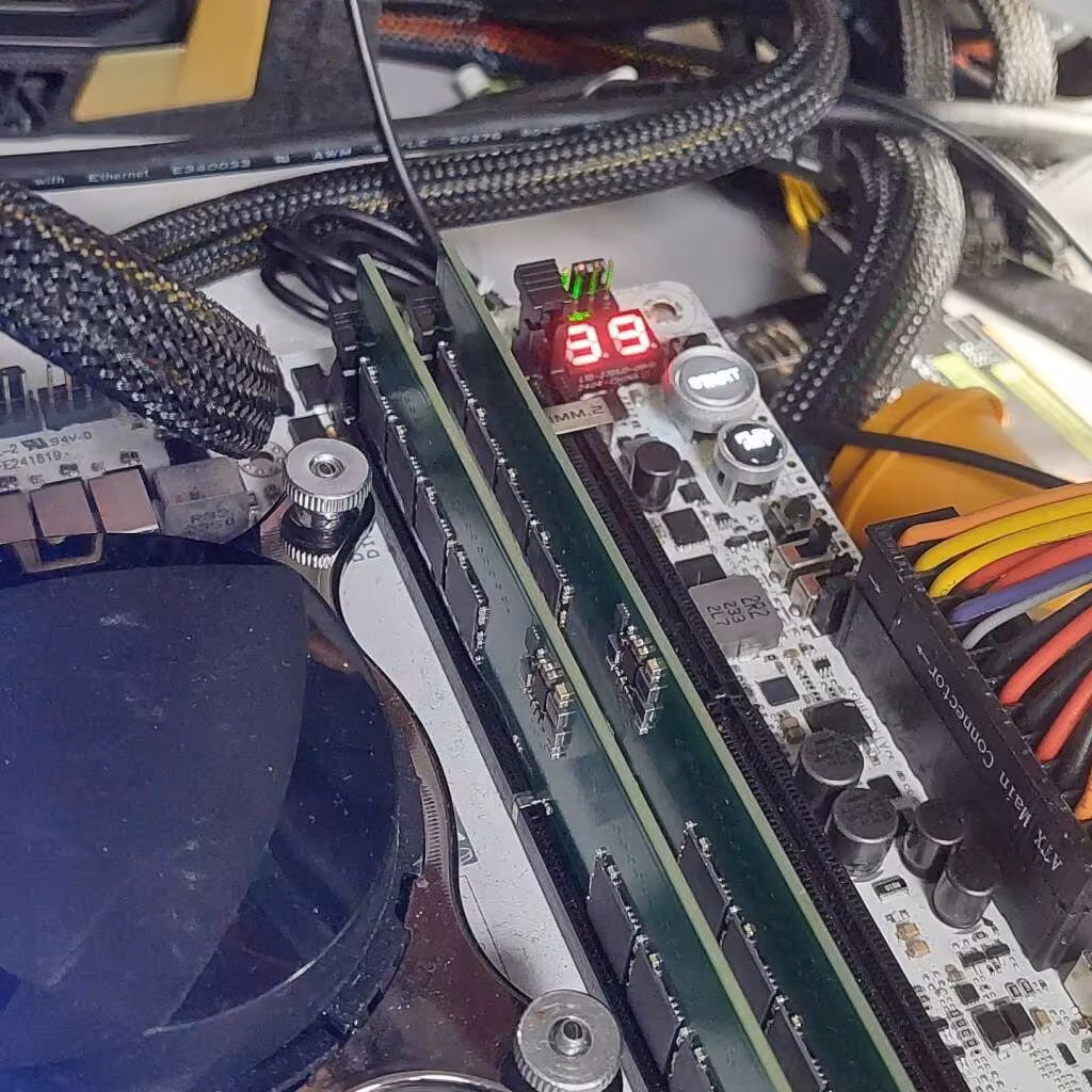 24 GB ASUS HUDIMM One Sub Channel DDR5 Memory 2 (1)