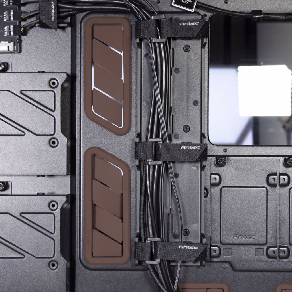 Antec Flux Pro Noctua Edition passe câble chemin câbles