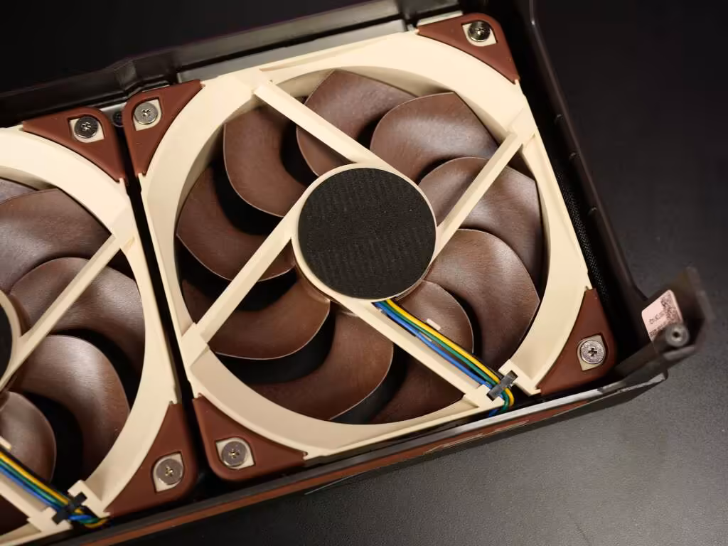 asus geforce rtx 5080 noctua ventilateurs NF A12x25 G2