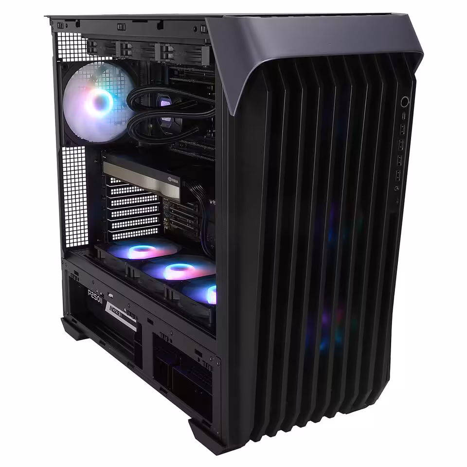 Intérieur du boîtier InWin COVALENT avec éclairage RGB, vue en biais.