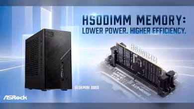 Photo produit ASRock DeskMini 8600 avec module HSODIMM, fond bleu et composition contrastée